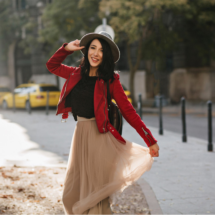 Seasonal Color Trends: What to Wear This Year